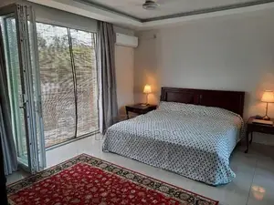 Luxury 3 Storey Villa Type House in Malalasekara Place Col 7 For Sale
