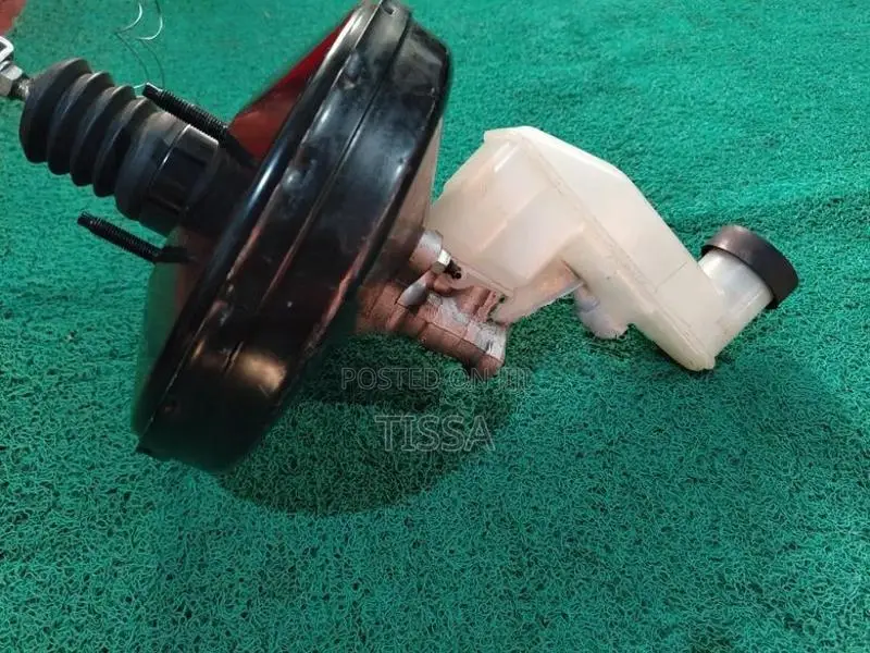 Toyota Vitz KSP 90 Brake Booster