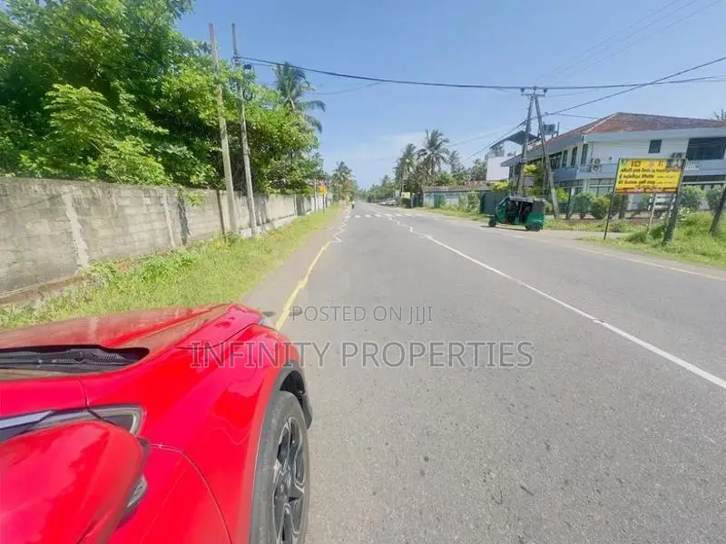 (IP319) Beach Facing 58 P Land Sale At Galle Road Bentota