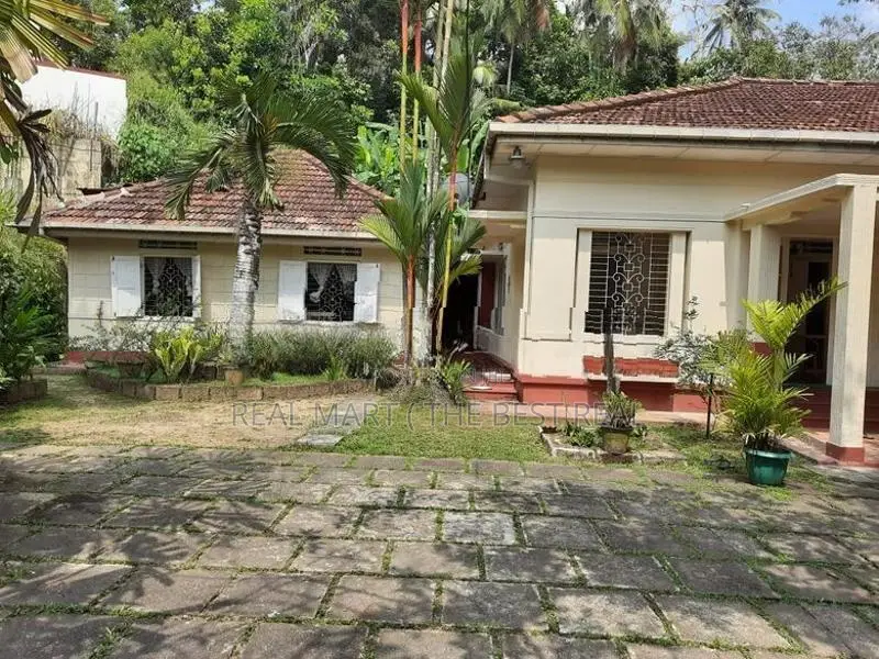 Galle : 86P High Commercial Land for Sale Facing Baddegama Road