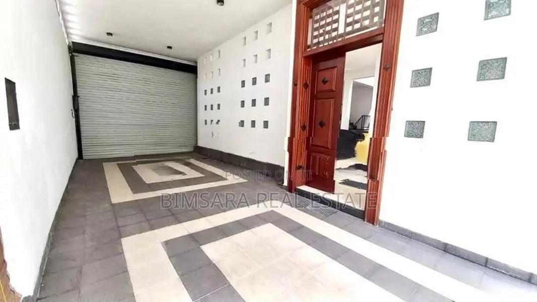 Three Storey 5Br House for Sale at Katuwawala, Boralesgamuwa (Sh 14516
