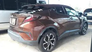 Toyota CHR NGX50 2017