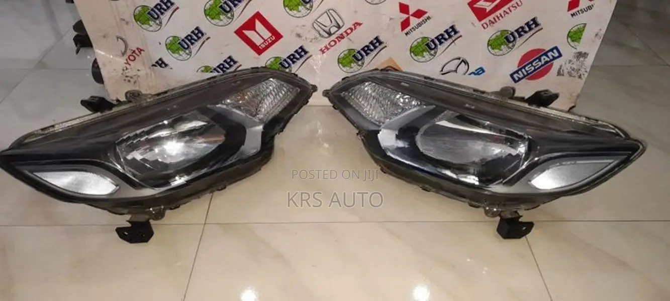 Honda Fit GP5 Head Light