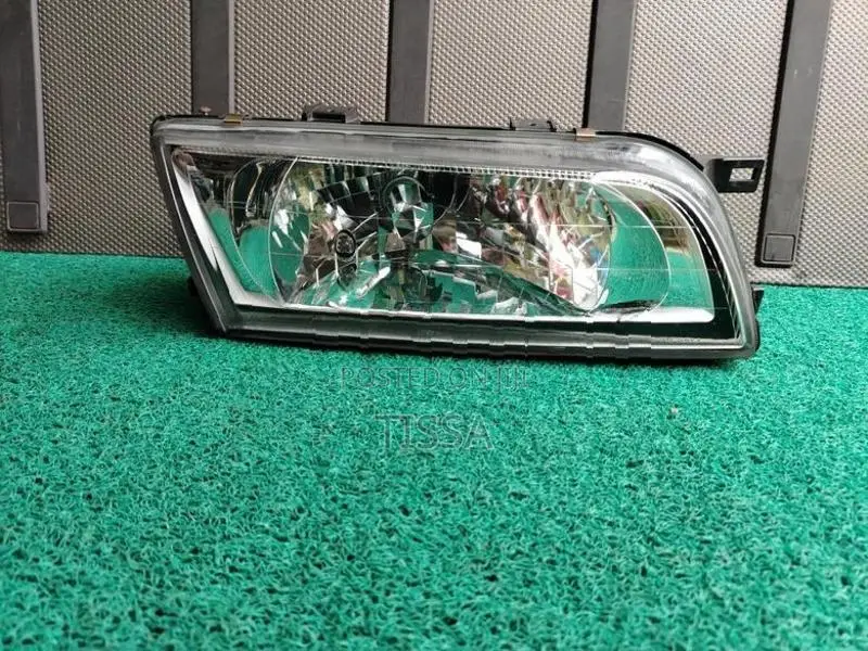 Nissan Pulsar FN15 Headlight