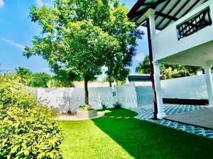 අලුත්ම සුපිරි සුඛෝපභෝගී නිවසක් Piliyandala