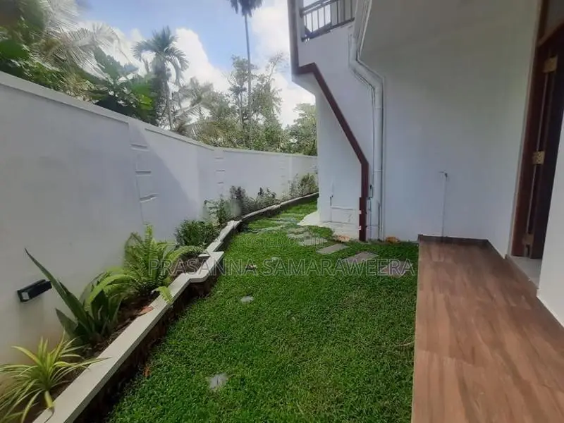 Solid Spacious House for Sale in Piliyandala Town Near Moratuwa Road