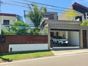 Modern Designed Luxury Three Storey House for Sale in Piliyandala