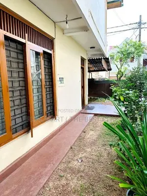 Nugegoda : 4BR (18.6P) Luxury House for Sale
