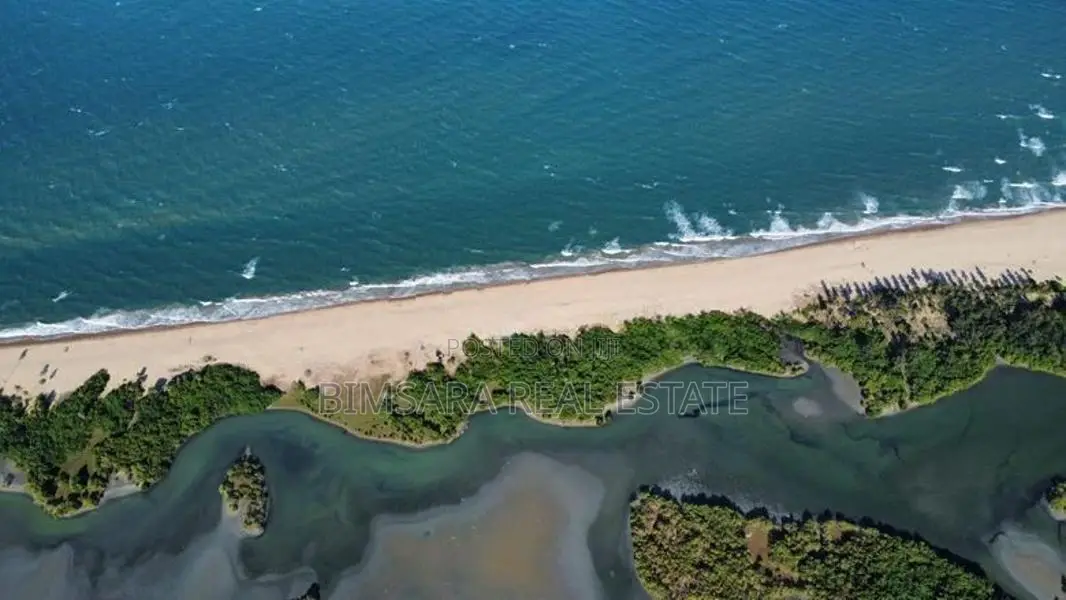 LAND & PENINSULAR ON THE EAST COAST WITH PRISTINE SEA-FRONT