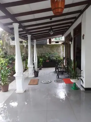 Kaduwela : 2BR (15P) Luxury House for Sale in Ranala