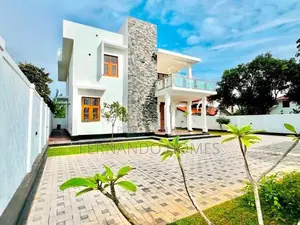 Super Modern Luxurious Nice Garden With House For Sale In Negombo