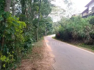 Bandarawela : 70 Perches Prime land for Sale near Sen Thomas collage