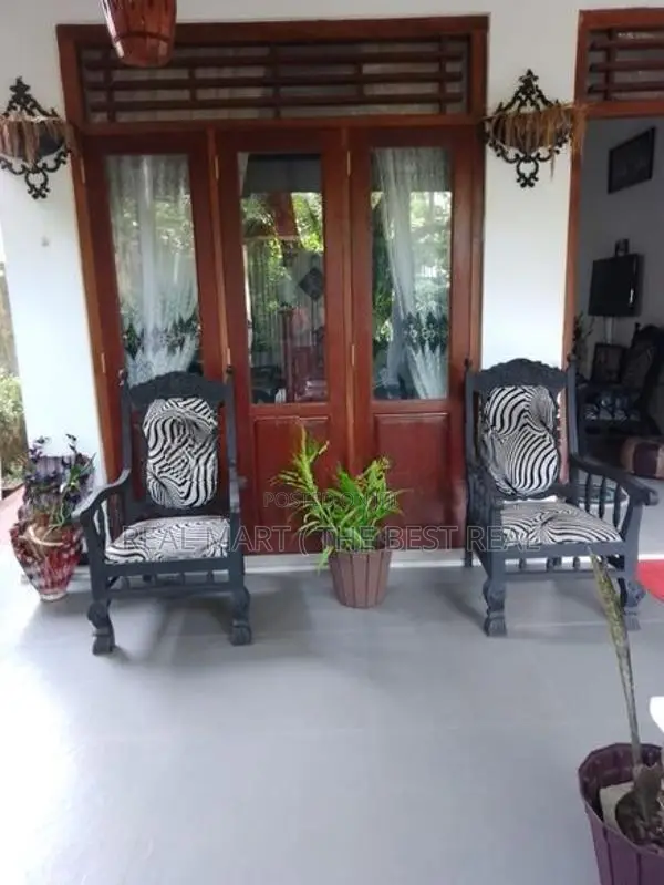 Kaduwela : 2BR (15P) Luxury House for Sale in Ranala