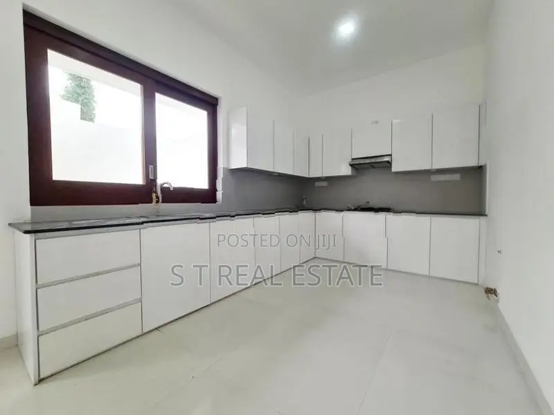 Brand New 3 Story House for Sale in Kottawa