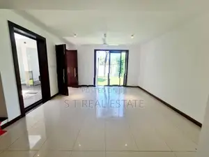 Modern Designed Luxury Three Storey House for Sale in Piliyandala