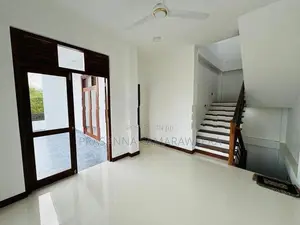 Brand new super house in piliyandala colombo 120 road