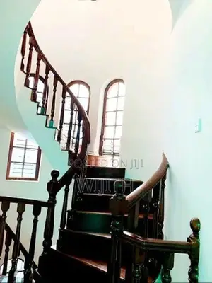Super Three Storey House for Sale in Battharamulla