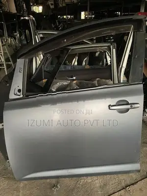 Toyota Ractis 4 Door Panel