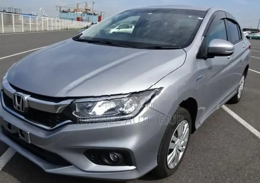 Honda Grace gm4 Font Buffer Face Lift