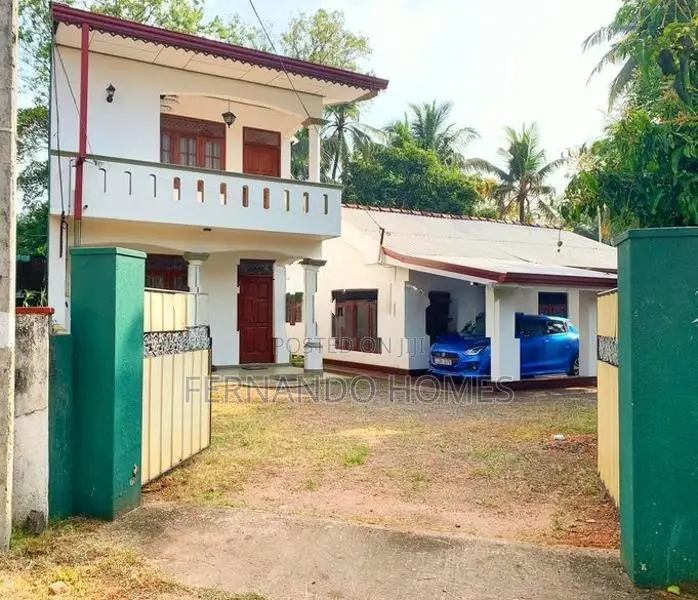 Temple Road Valuable 17.1P Land With 2 Houses for Sale | Negombo