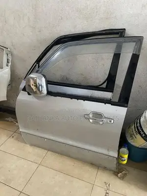 Mitsubishi Montero V76 Door Complete