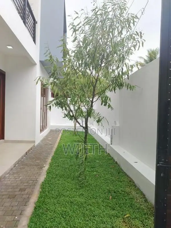 Brand New Three Storey House for Sale in Kottawa