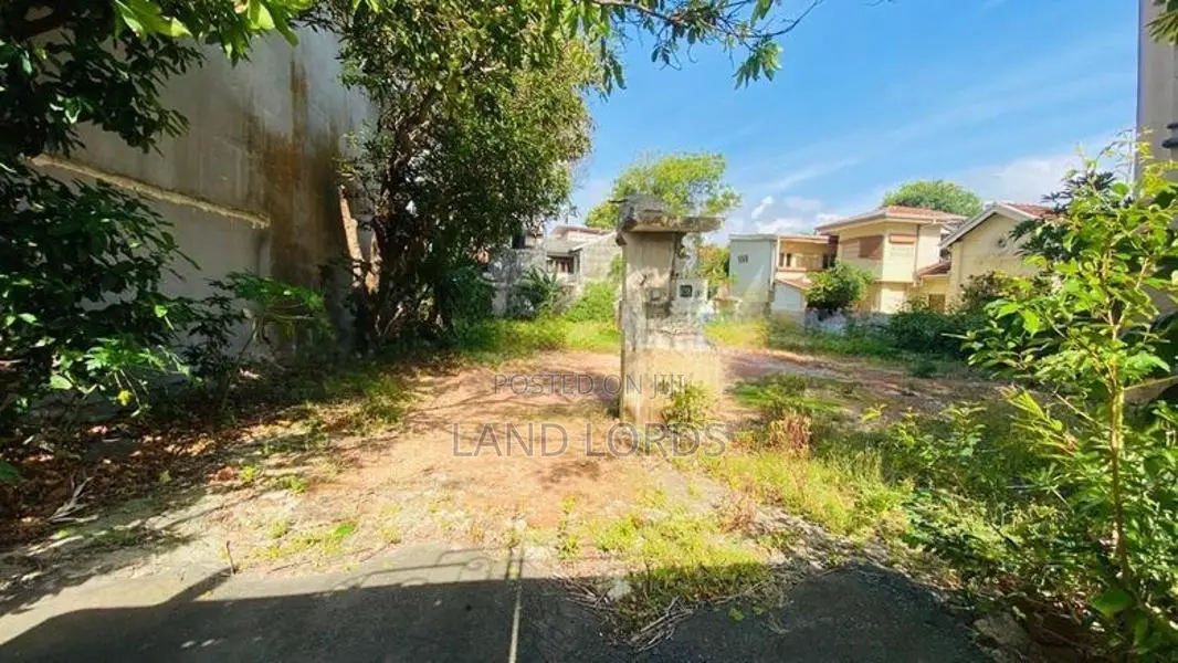 35P Prime Land facing Duplication Road Bambalapitiya For Sale