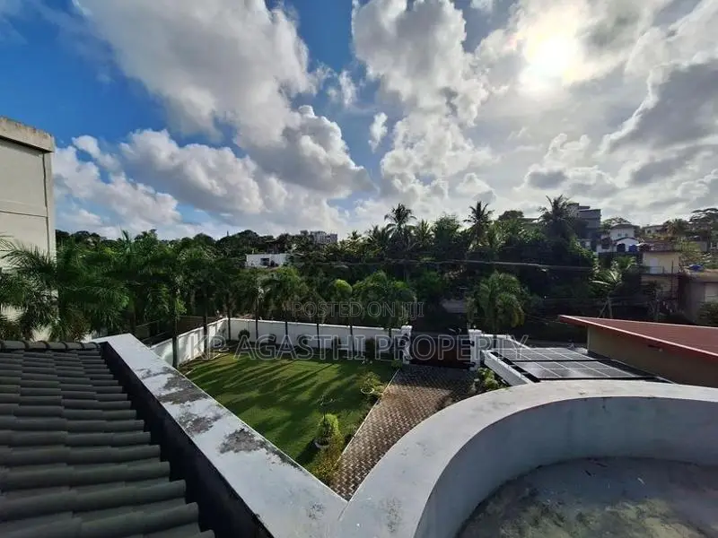 69P super luxury hose with furnished for sale in Rajgiriya