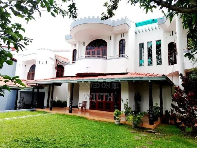 Super Trees Storey House for Sale in Battharamulla
