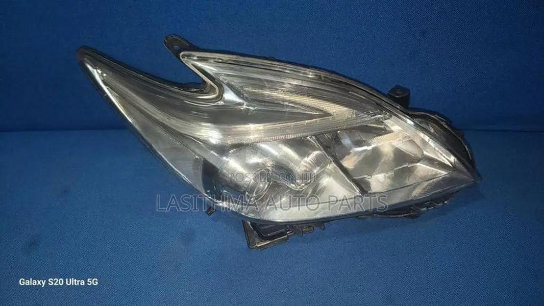 Toyota Prius W30 2014 Head Lamp L R