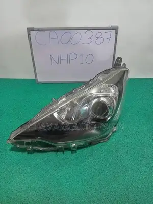 Toyota Aqua (NHP-10) Head Lamp