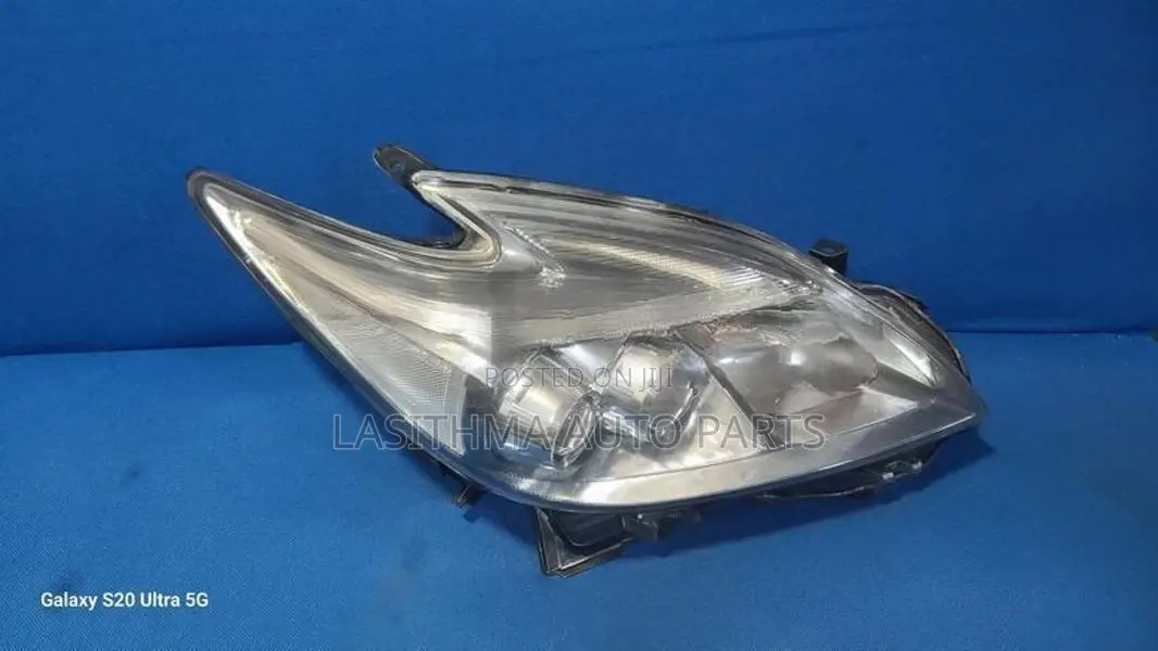 Toyota Prius W30 2014 Head Lamp L R