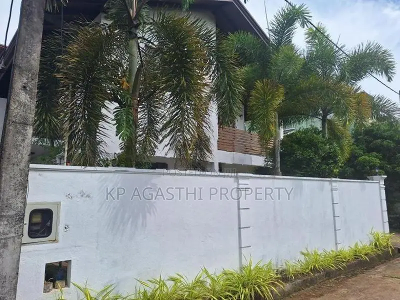Luxury House for Sale in Kottawa