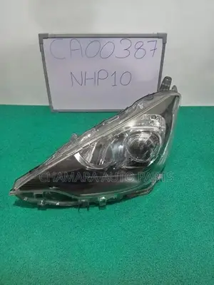 Toyota Aqua (NHP-10) Head Lamp