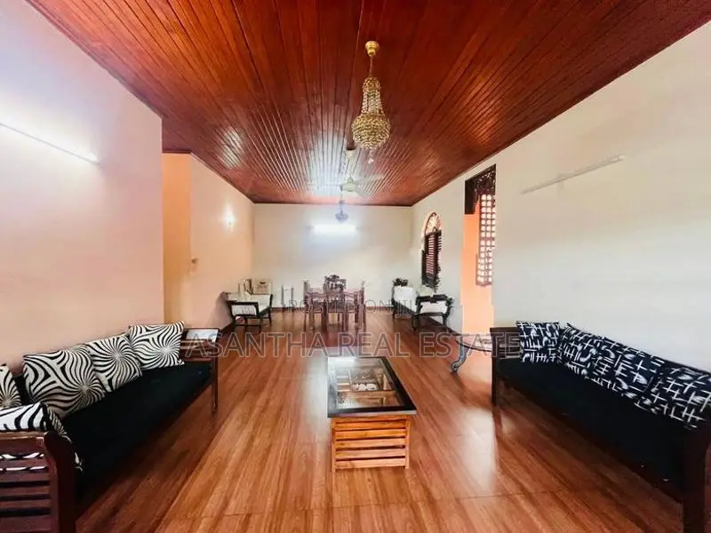 02 Story Villa Sale at Koswatha Battramulla
