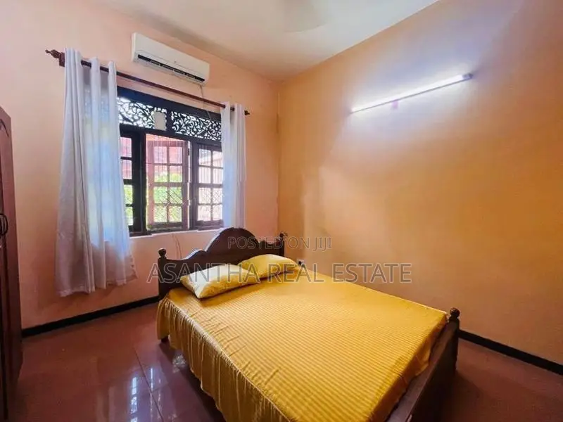 02 Story Villa Sale at Koswatha Battramulla