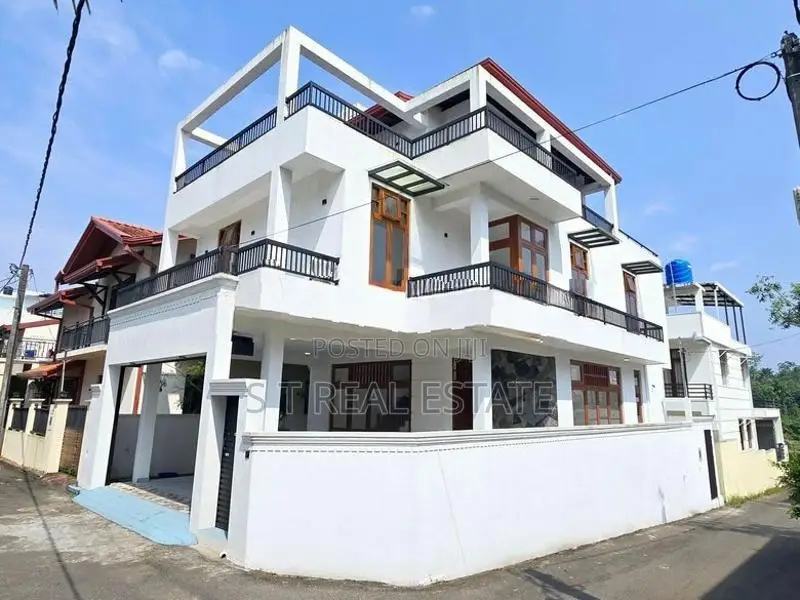 Brand New Modern Luxury 3 Storey House for Sale in Piliyandala