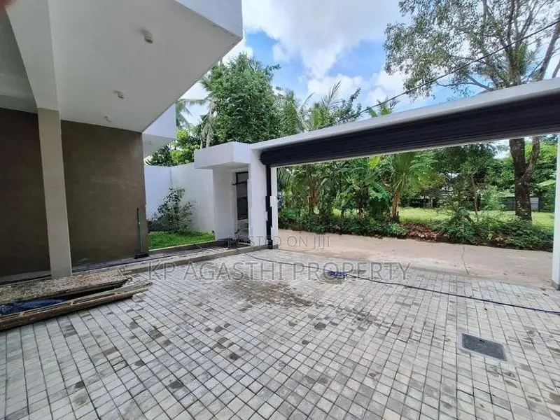 Maharagama Junction House for Sale