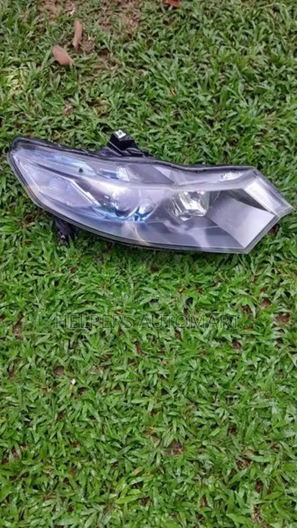 Honda Insight ZE2 Head light