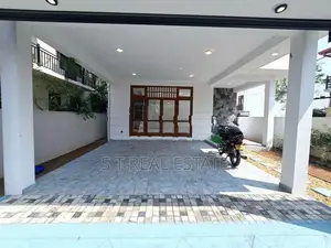 Brand New Modern Luxury 3 Storey House for Sale in Piliyandala