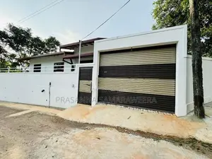 නවීනතම අති සුඛෝපභෝගී අලංකාර නිවස විකිණීමට piliyandala