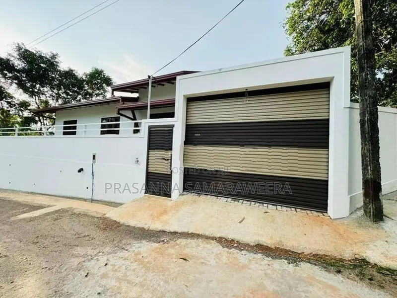 නවීනතම අති සුඛෝපභෝගී අලංකාර නිවස විකිණීමට piliyandala