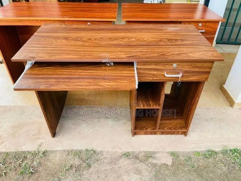 4x2 Computer Table
