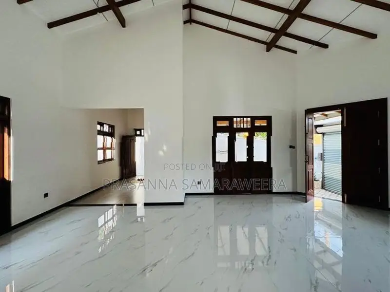 නවීනතම අති සුඛෝපභෝගී අලංකාර නිවස විකිණීමට piliyandala