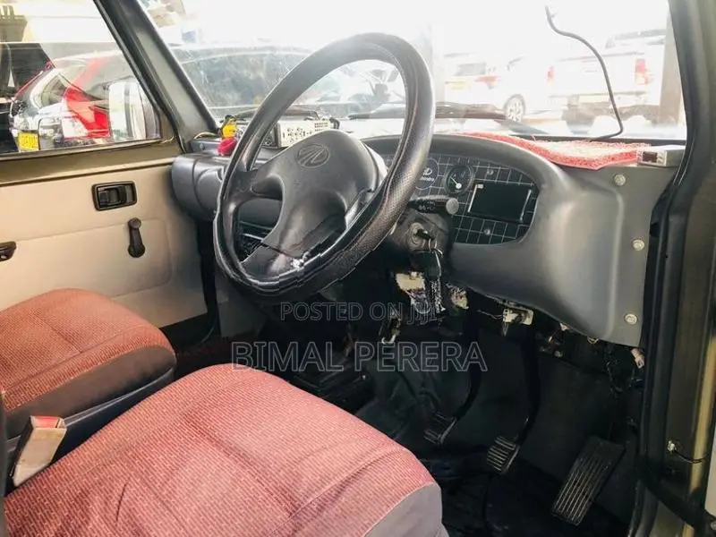 Mahindra Bolero 2011
