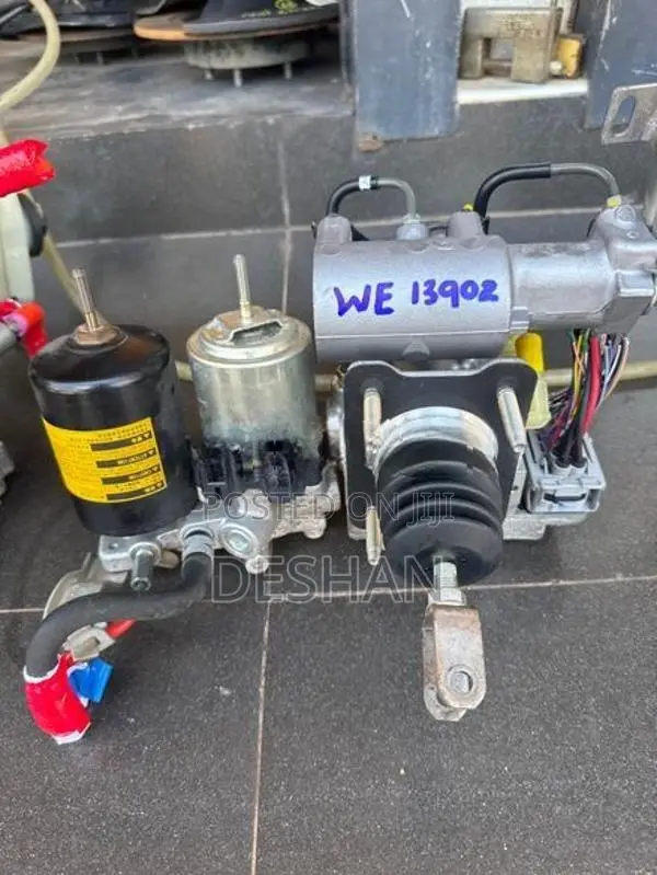Toyota Prius Zvw30 Abs Modulator Set (we) Type
