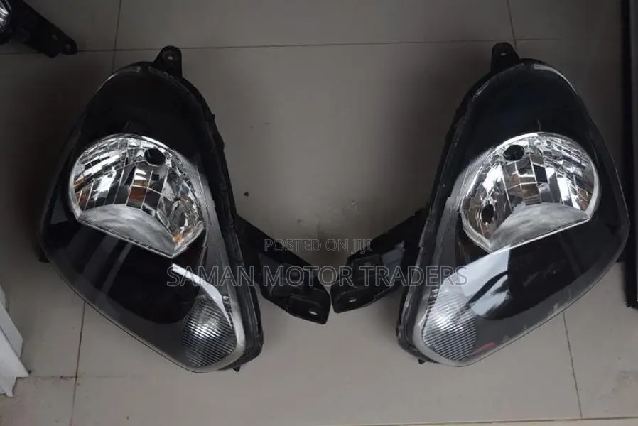 Daihatsu Mira LA350 Head Light