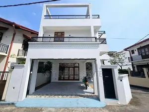 Modern Designed Luxury Three Story House for Sale in Piliyandala