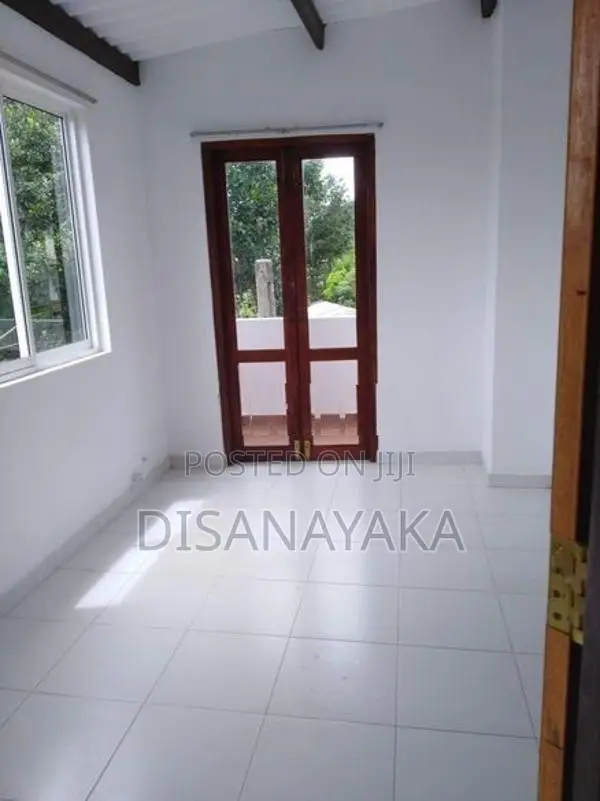 Commercial Building for Sale Thalawathugoda Ds 6500