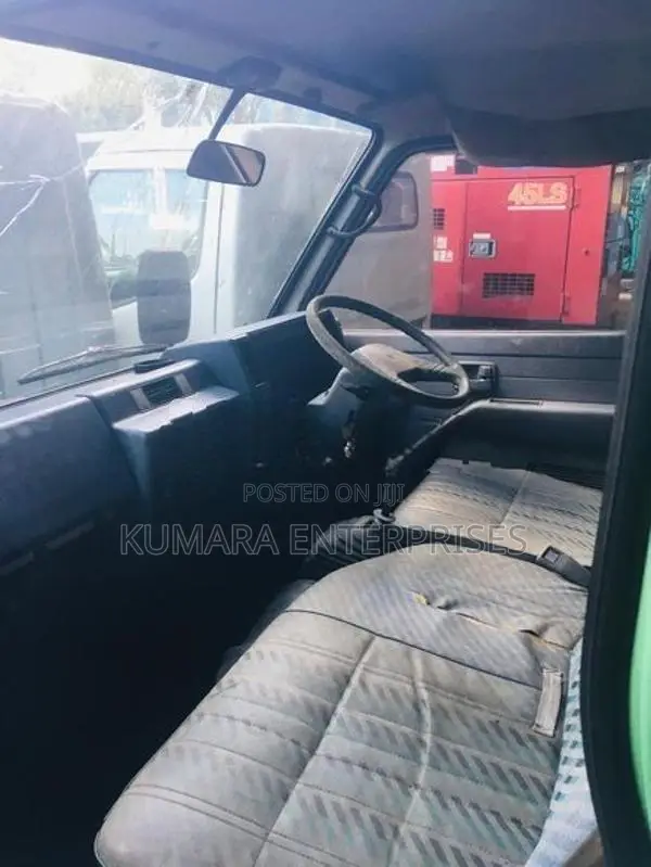 Isuzu Tube Light Model Cabin